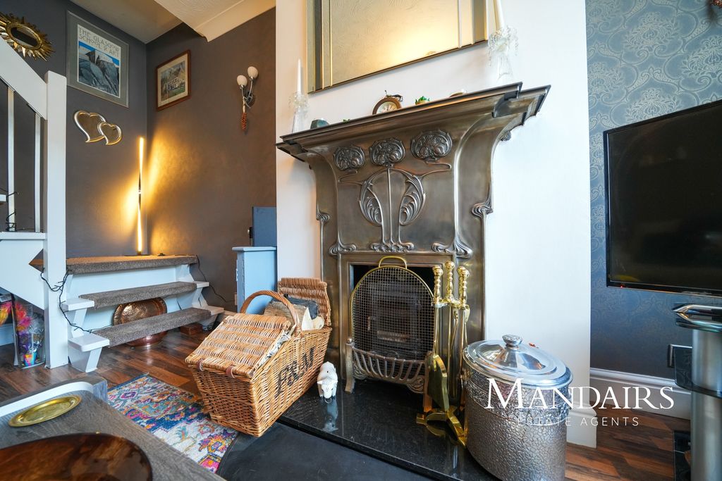 Property photo 2 of 22
