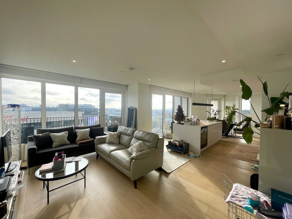 Property photo 3 of 19