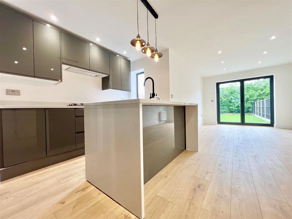 Property photo 2 of 20 Kitchen Diner