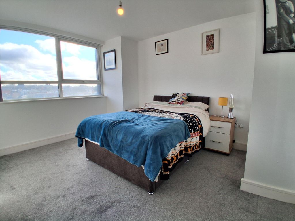 Property photo 3 of 7 Bedroom 1