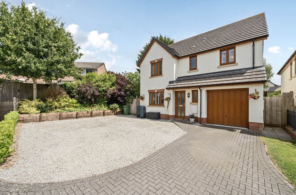 Property photo 1 of 17 1295595-1-685d58A...