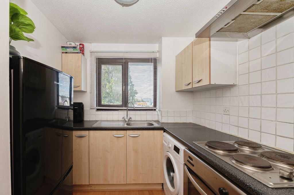 Property photo 2 of 17 Photo