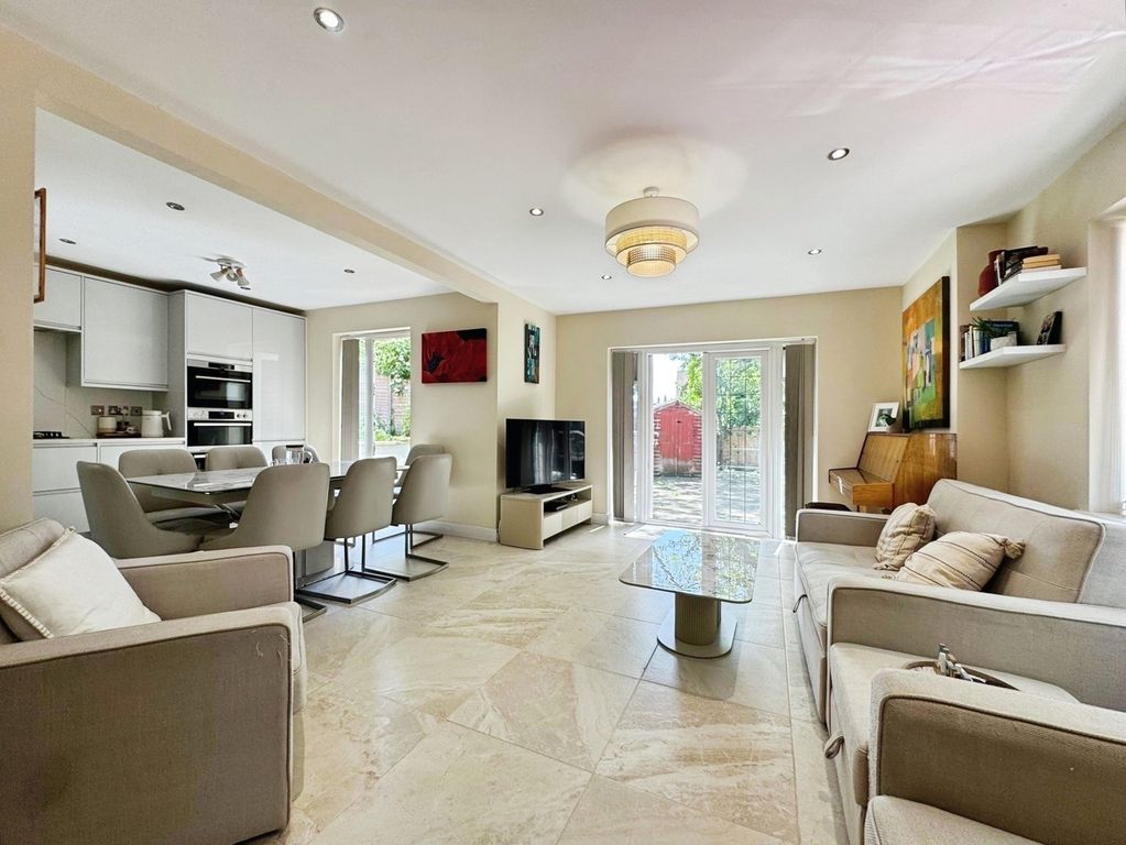 Property photo 2 of 16 Pbox-Img.Jpg