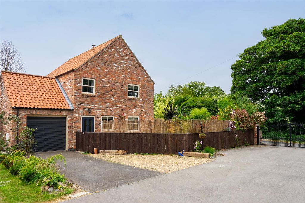 Property photo 1 of 27