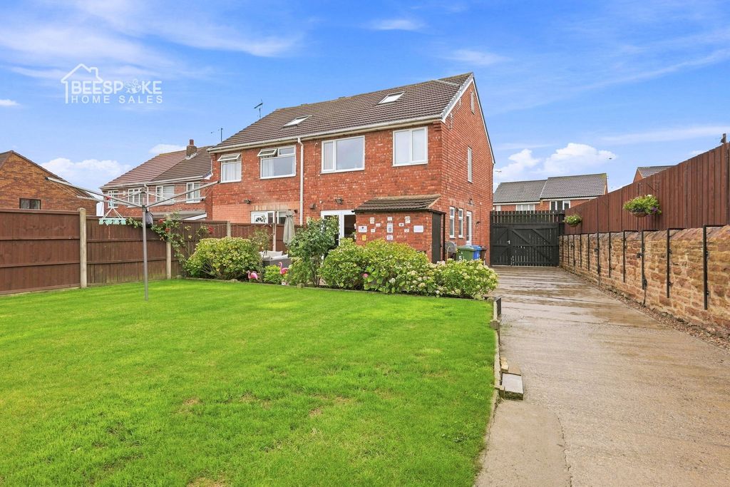 Property photo 2 of 30