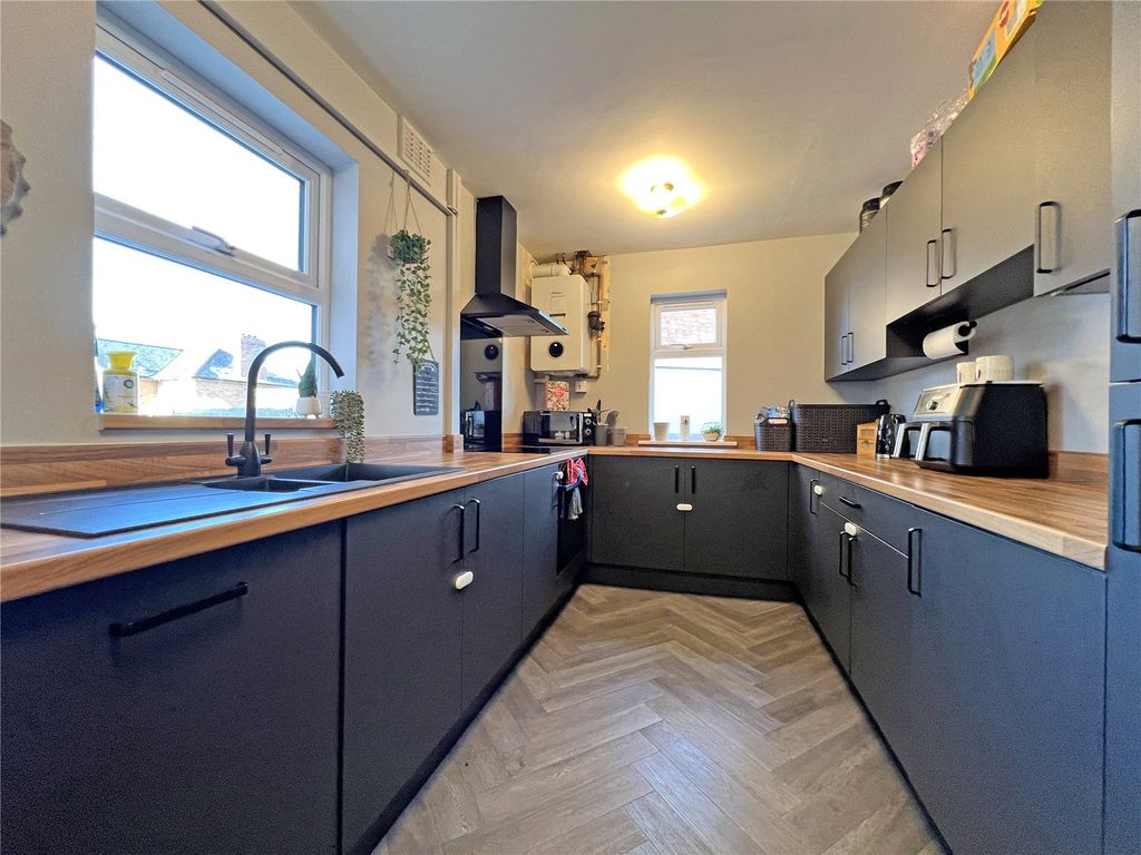 Property photo 2 of 14 Picture No. 13