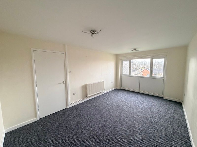 Property photo 3 of 9 Dining Room