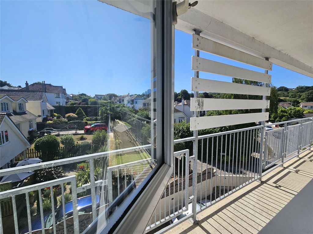 Property photo 3 of 11 Picture No. 24