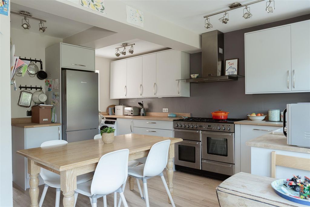 Property photo 3 of 18 14.Jpg