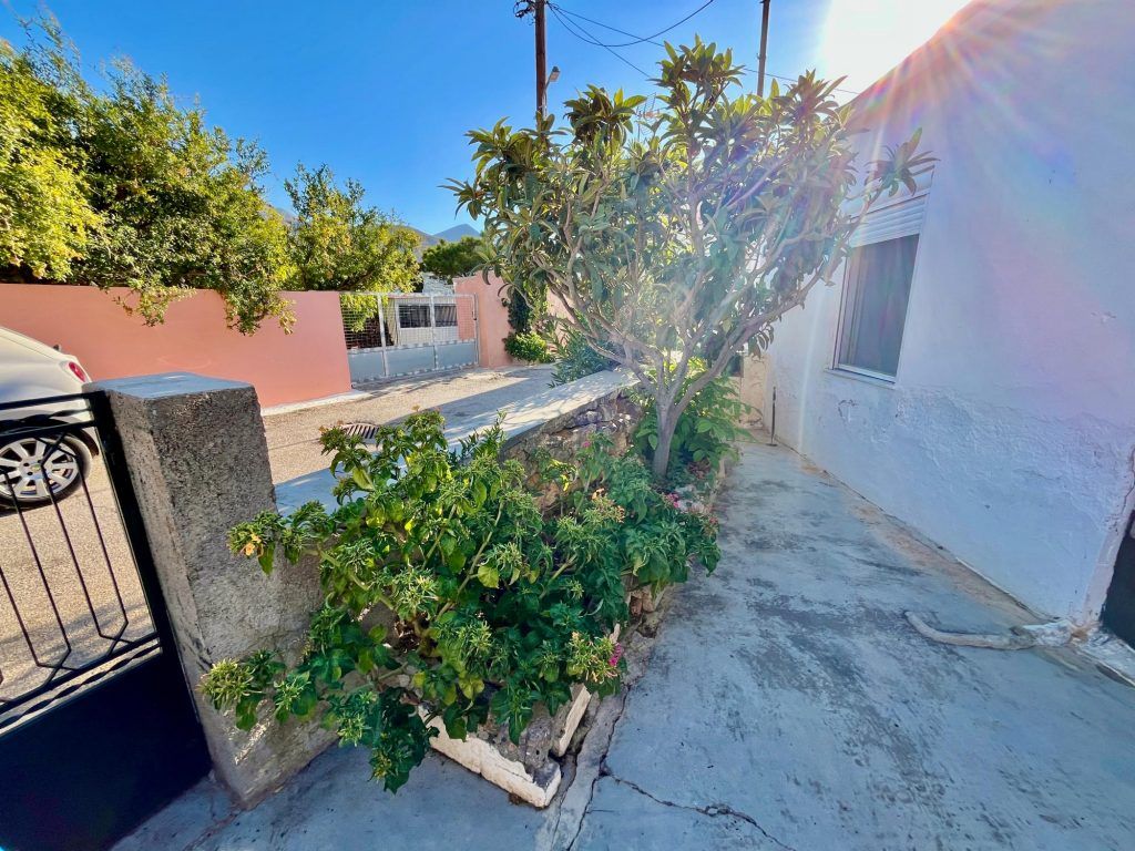Property photo 3 of 25