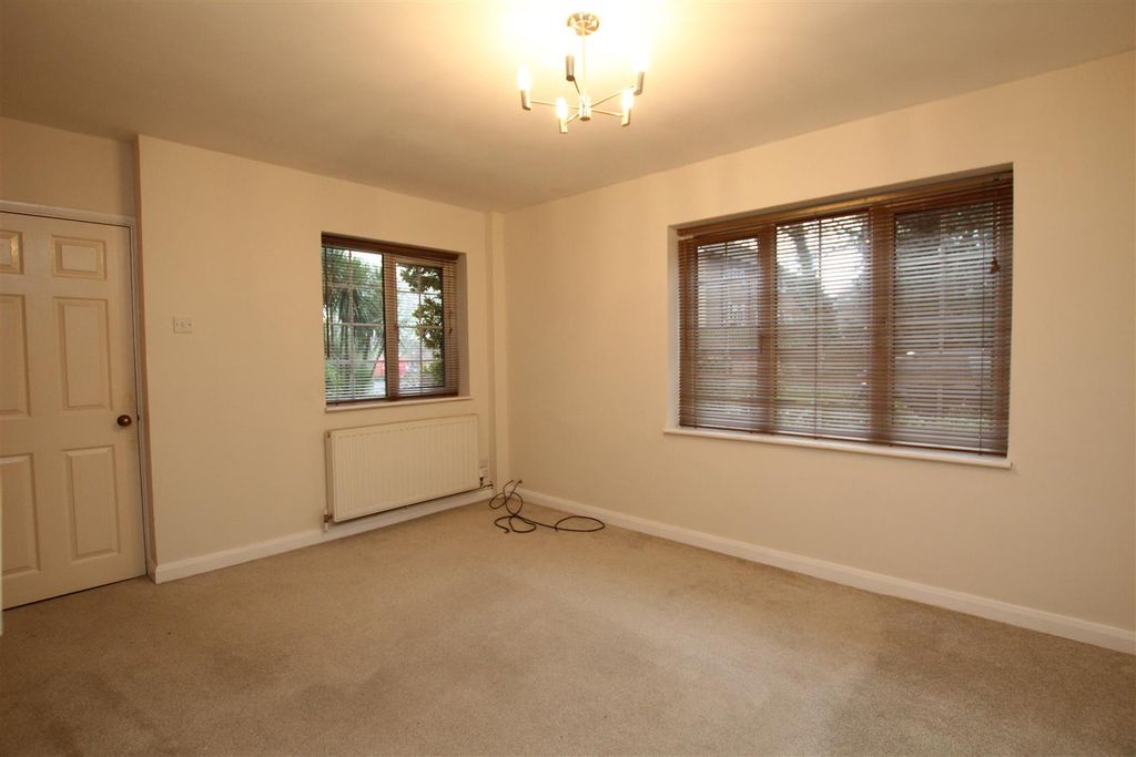 Property photo 3 of 12 Rec 2.Jpeg