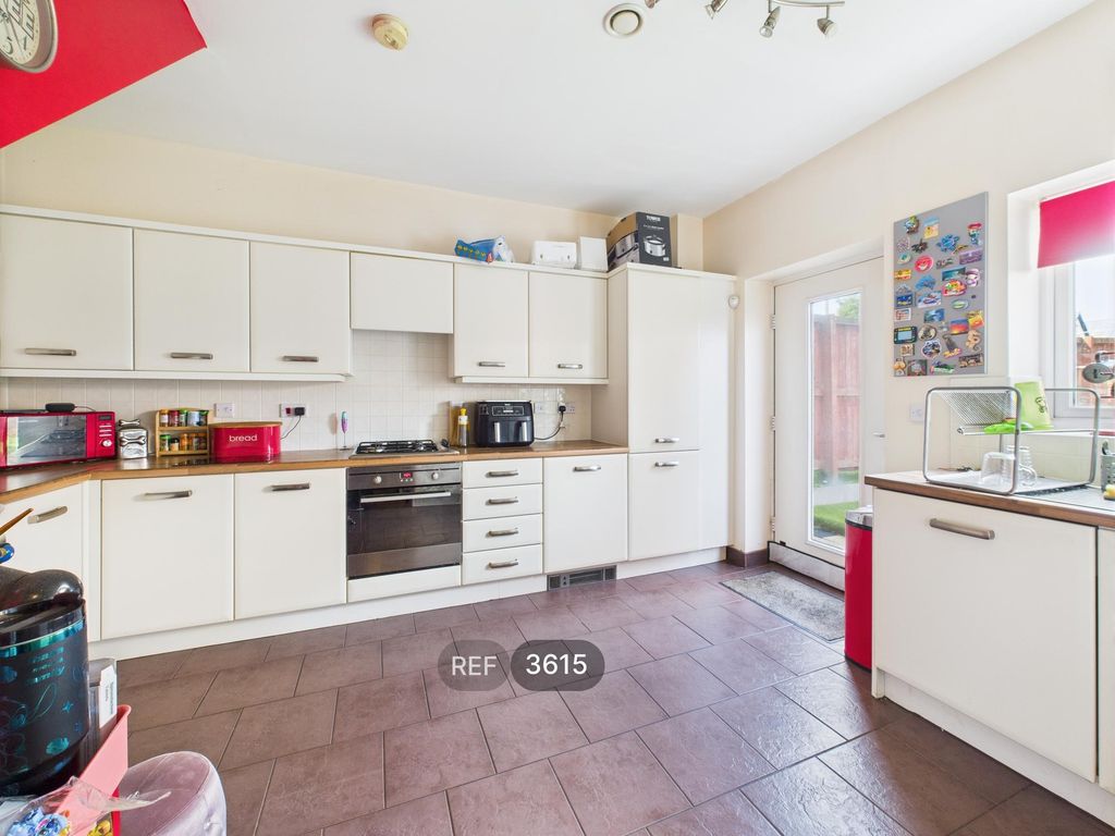 Property photo 1 of 14 Kitchen