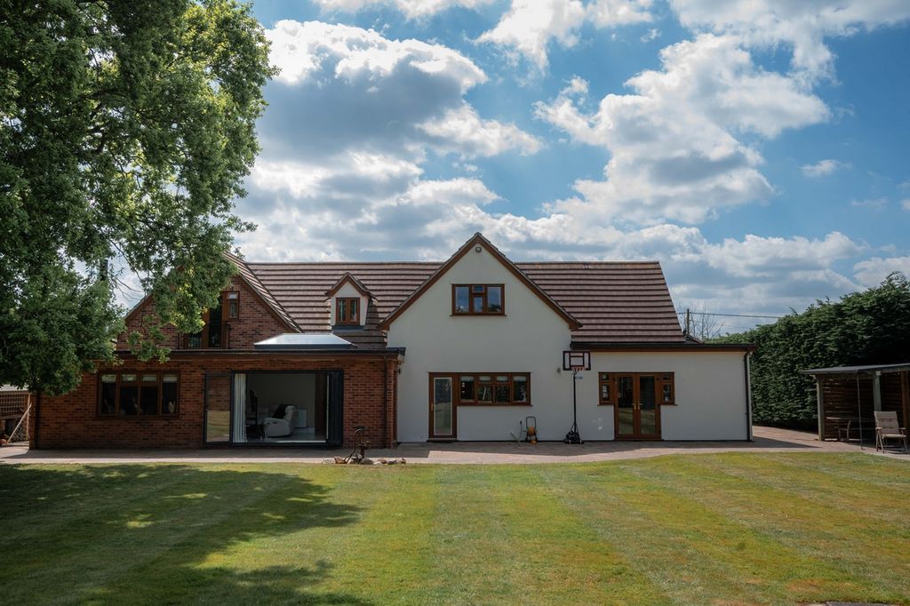 Property photo 1 of 31 Brecklands_0 12