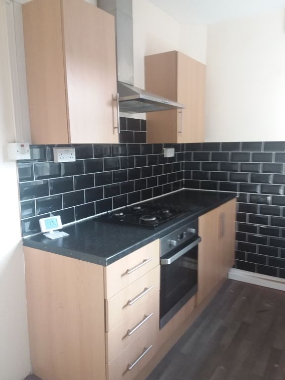 Property photo 1 of 8 Kitchen