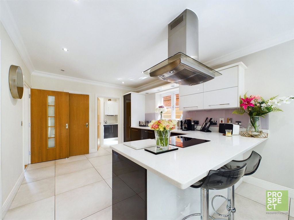 Property photo 1 of 21 Picture No. 10