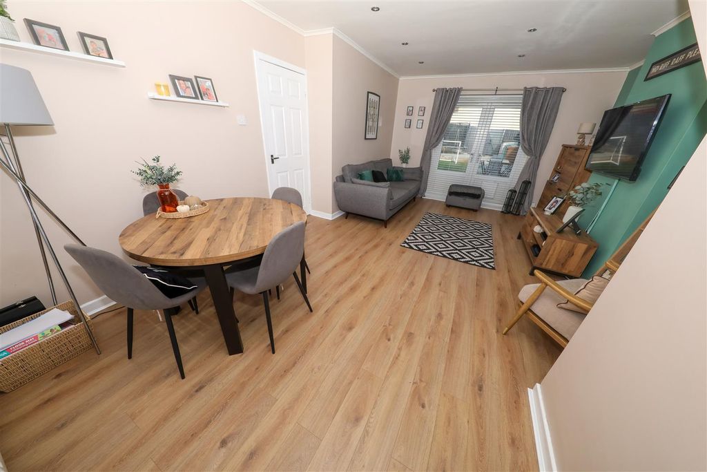 Property photo 2 of 17 B
