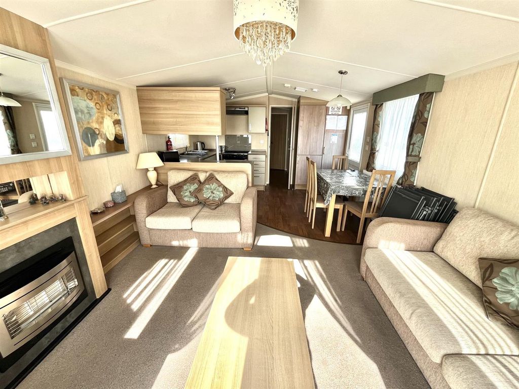 Property photo 3 of 41 Dining Area