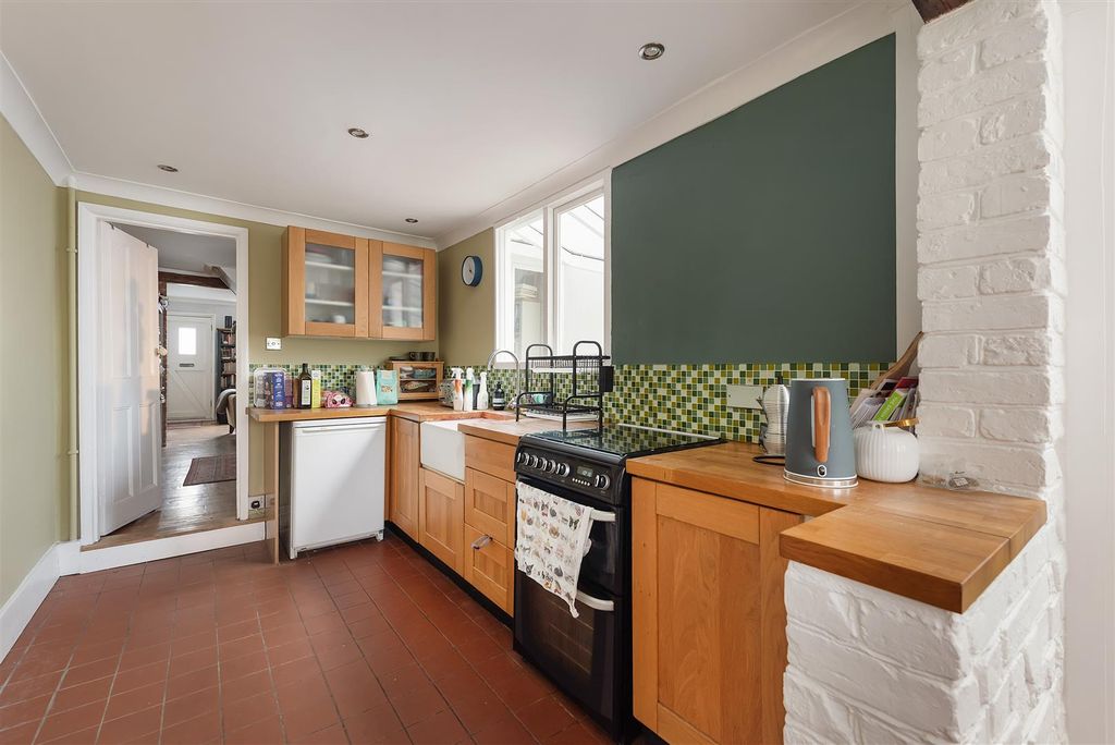 Property photo 2 of 14 Island Wall, Whitstable