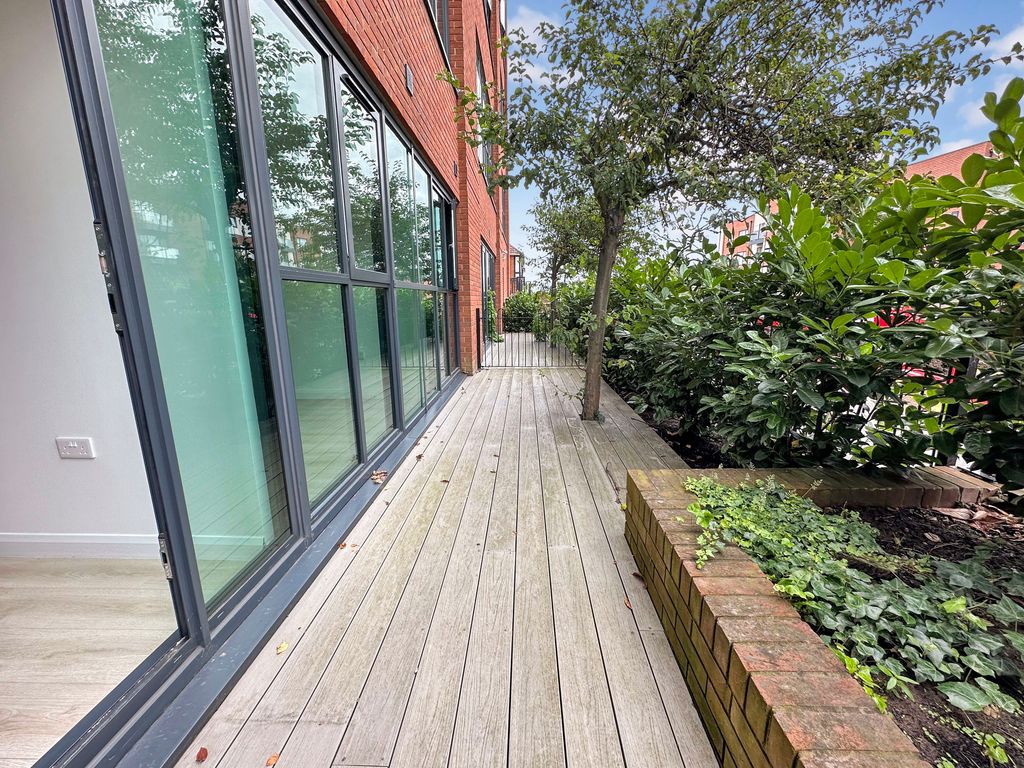 Property photo 3 of 8 Photo 8