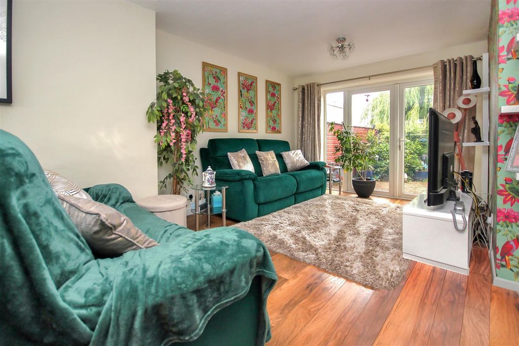 Property photo 2 of 17 Lounge 1.Jpg