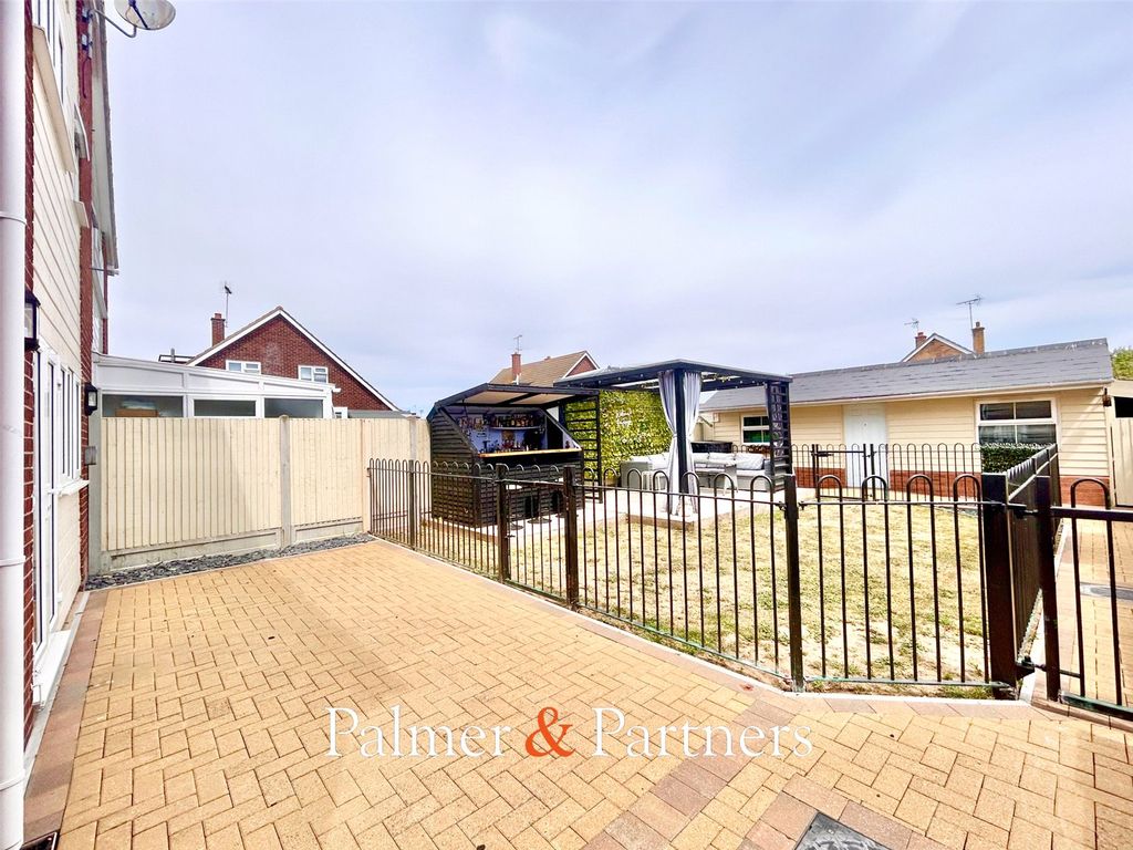 Property photo 3 of 24 Picture No. 02