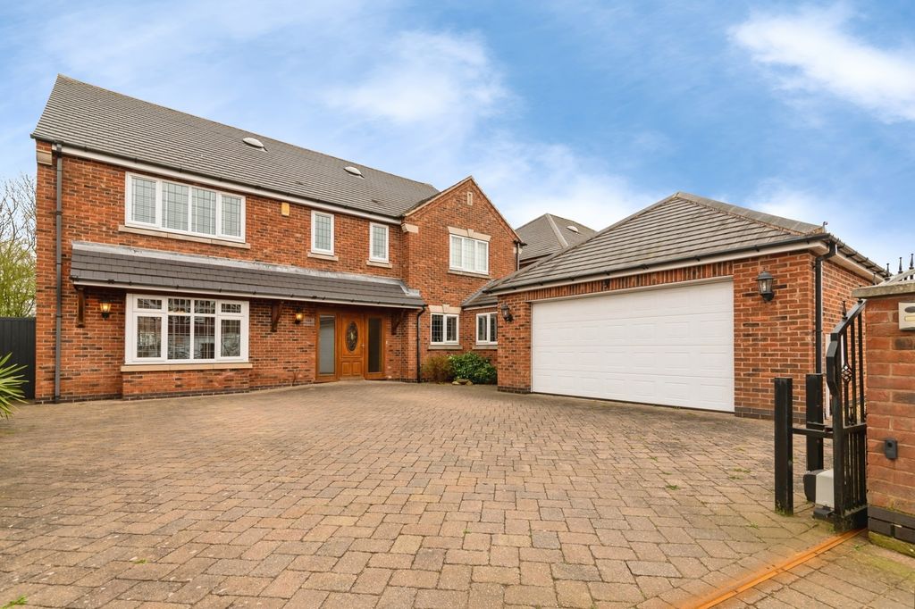 Property photo 1 of 26 Pbox-Img.Jpg