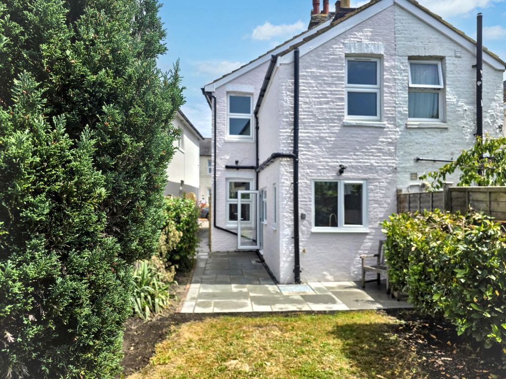 Property photo 2 of 29