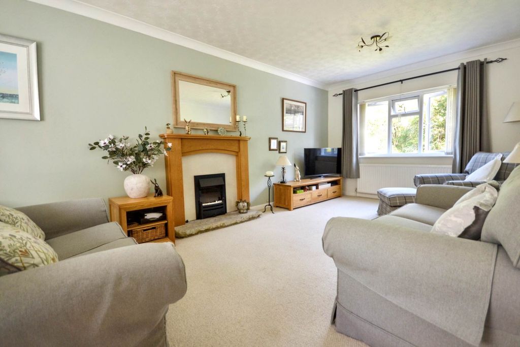 Property photo 3 of 24