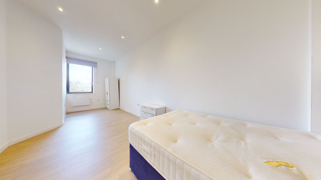 Property photo 3 of 11 Bedroom