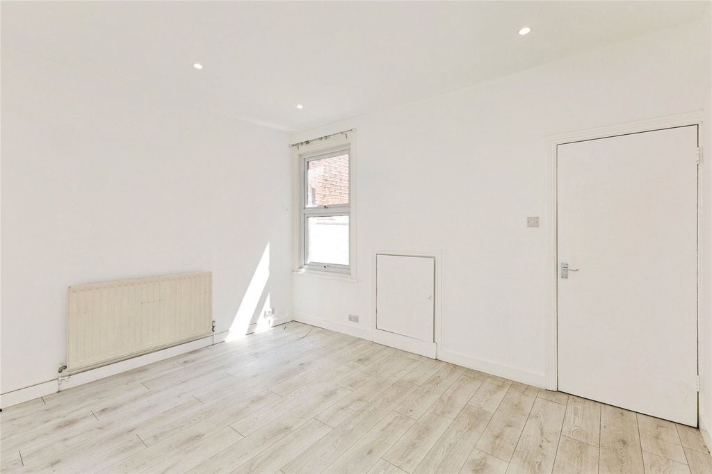 Property photo 2 of 13 Picture No. 31