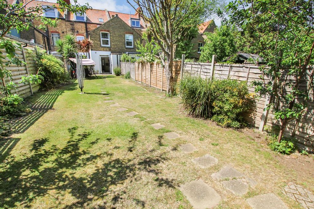 Property photo 2 of 22