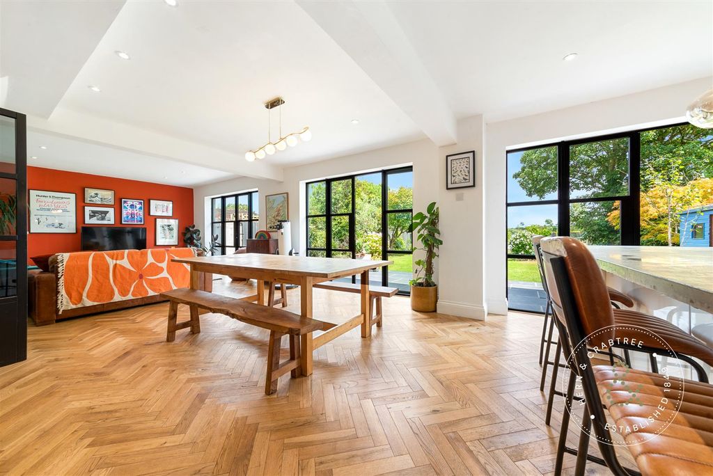 Property photo 2 of 52 White-Crofts-35.Jpg
