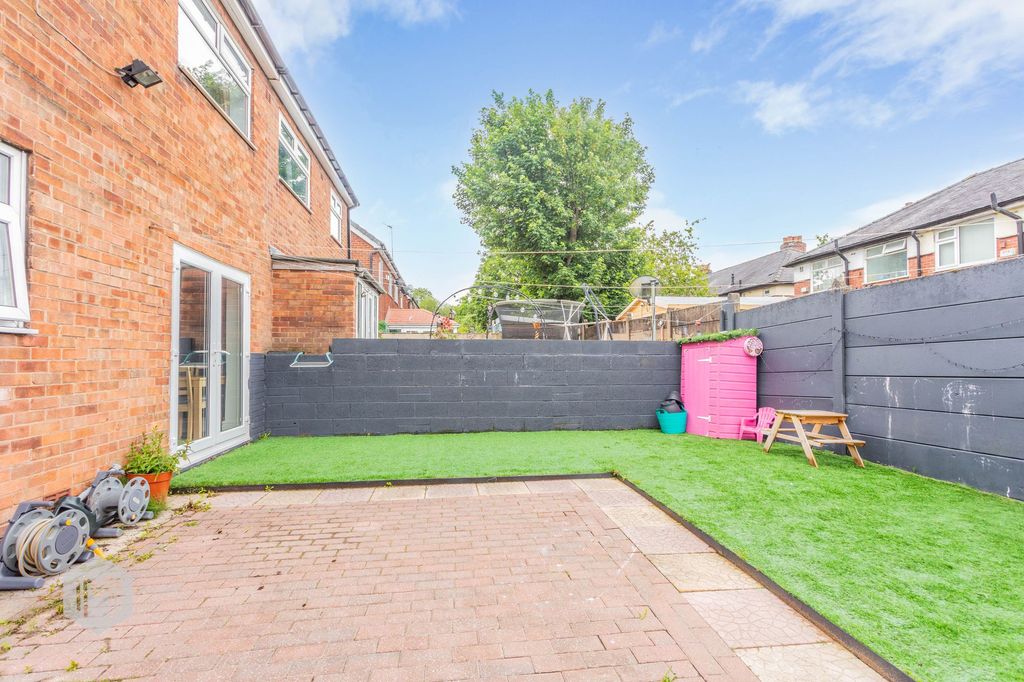Property photo 3 of 14