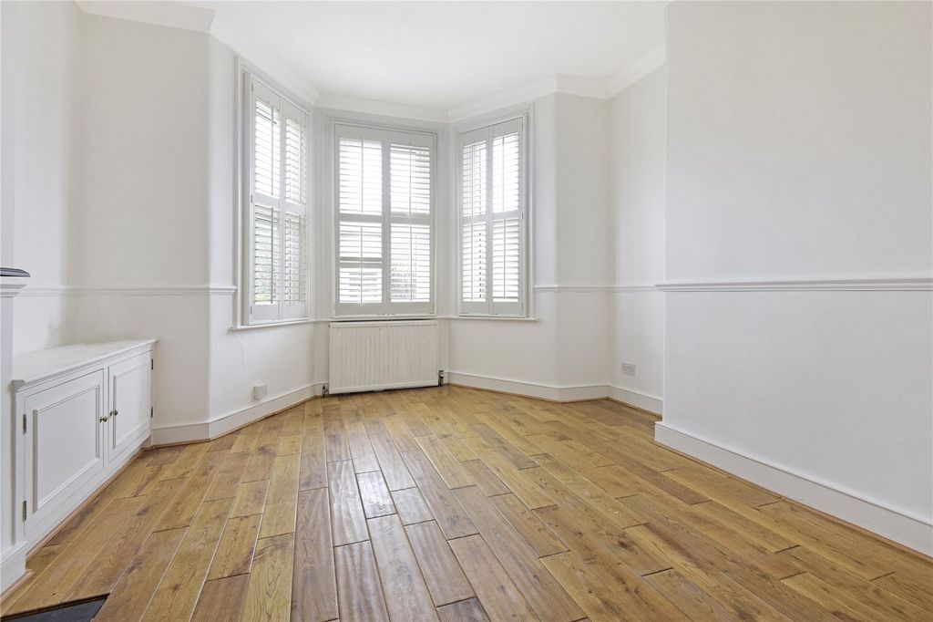 Property photo 2 of 12 Picture No. 23