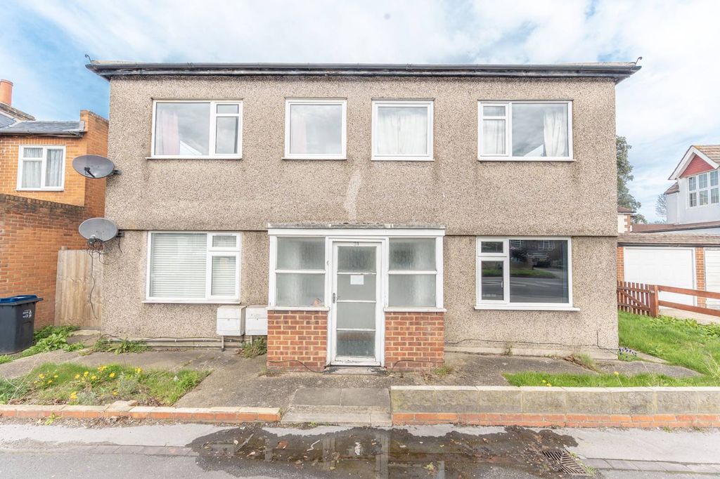 Property photo 2 of 11