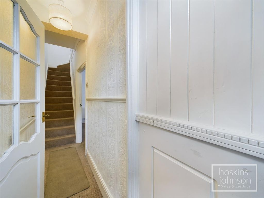 Property photo 2 of 16 Hallway