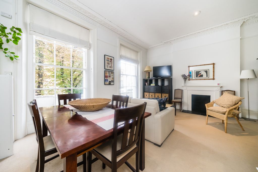 Property photo 2 of 10 Dining