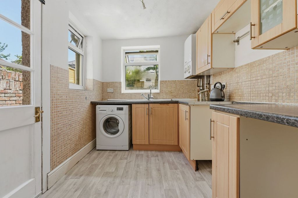 Property photo 3 of 23