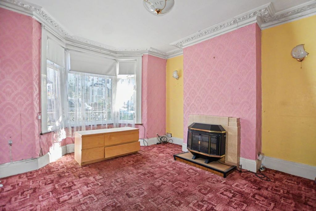 Property photo 2 of 19