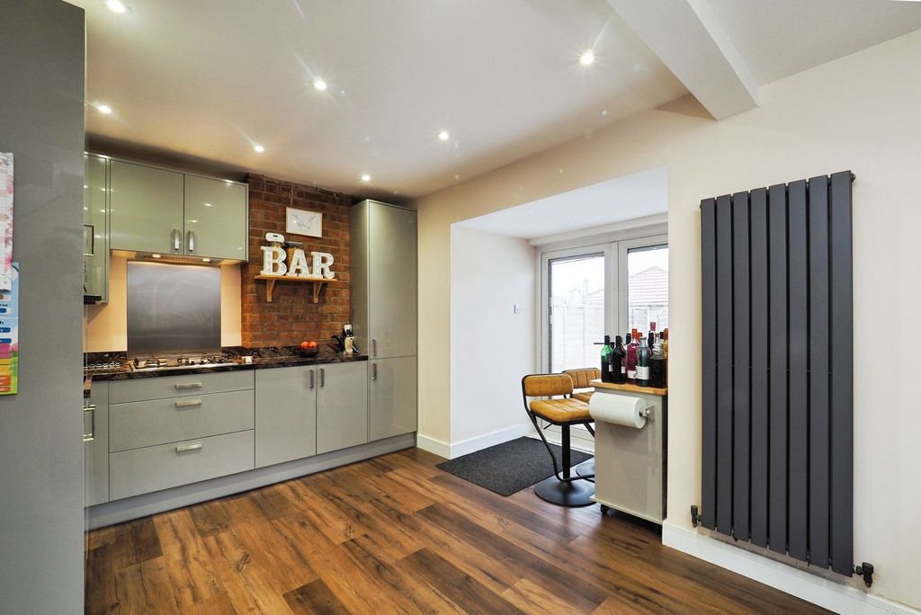 Property photo 2 of 18 Pbox-Img.Jpg