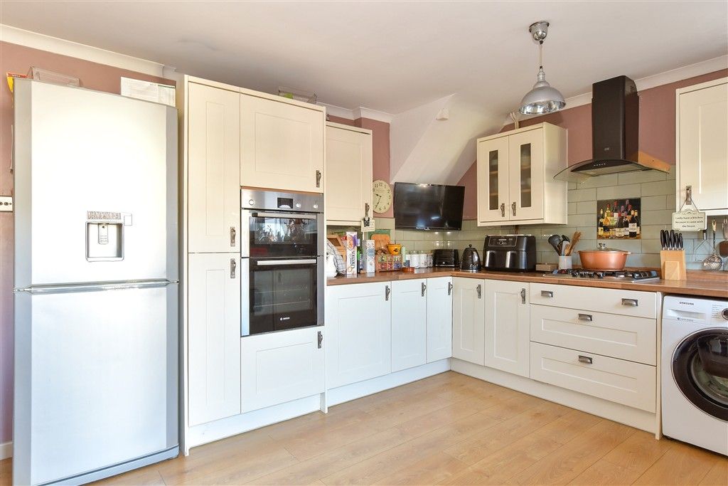 Property photo 3 of 8 Kitchen/Diner
