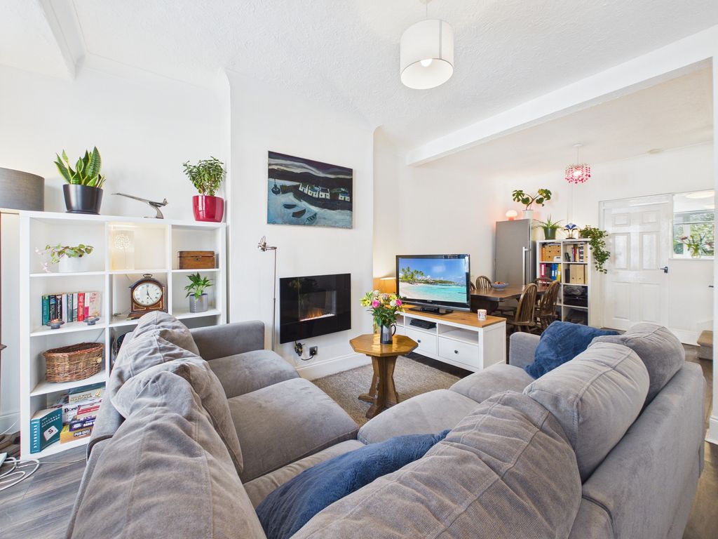 Property photo 2 of 25