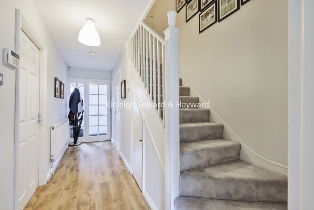 Property photo 3 of 20 d3Daee5F-F376-440c-A