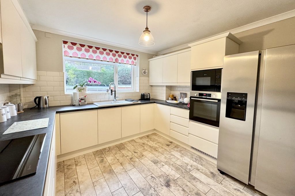 Property photo 2 of 24