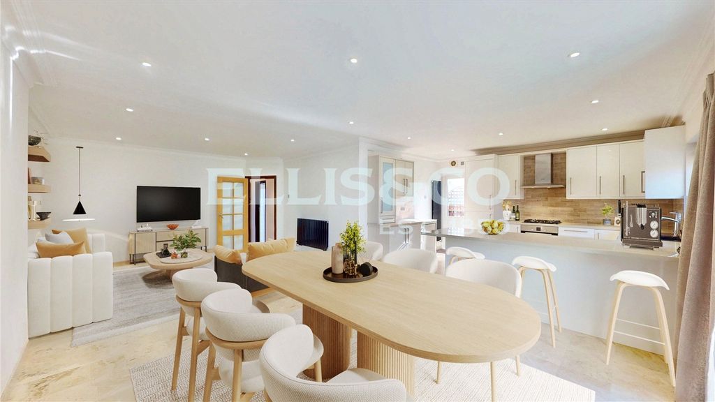 Property photo 3 of 11 Picture No. 49