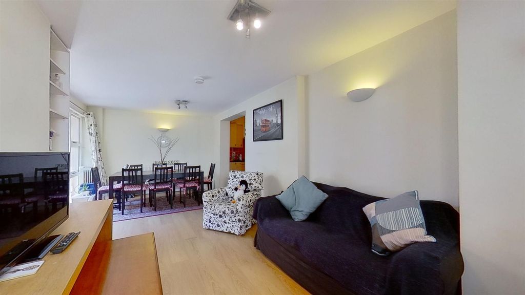 Property photo 1 of 15 Camborne-Mews-Wandsworth-Sw18-06082021_230121.Jpg