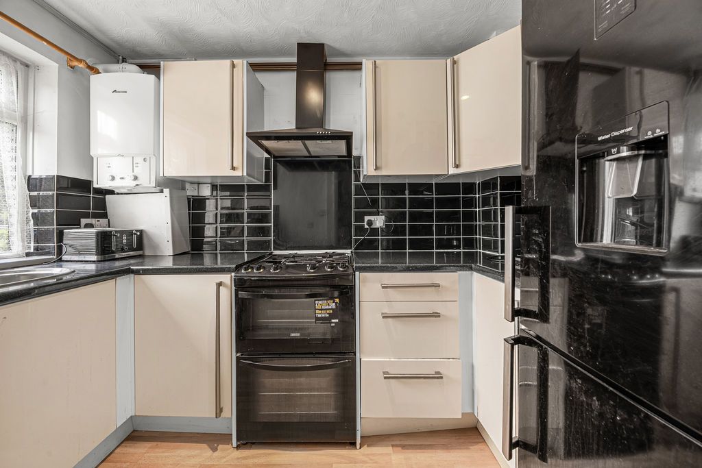 Property photo 3 of 13 Photo 9