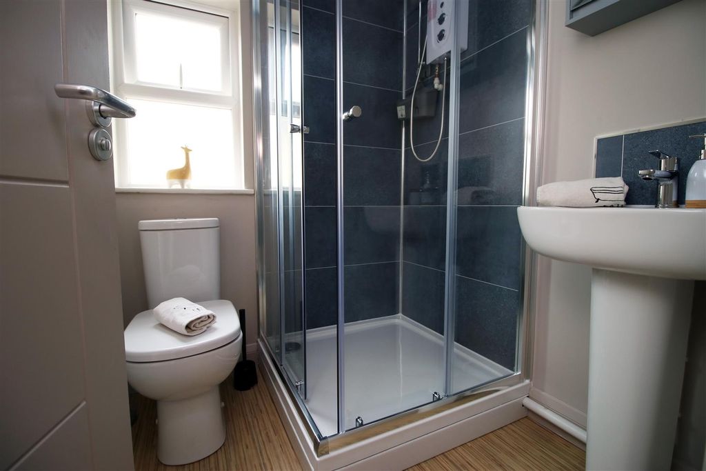 Property photo 1 of 10 Modern Shower Room With Bright Natural Light...