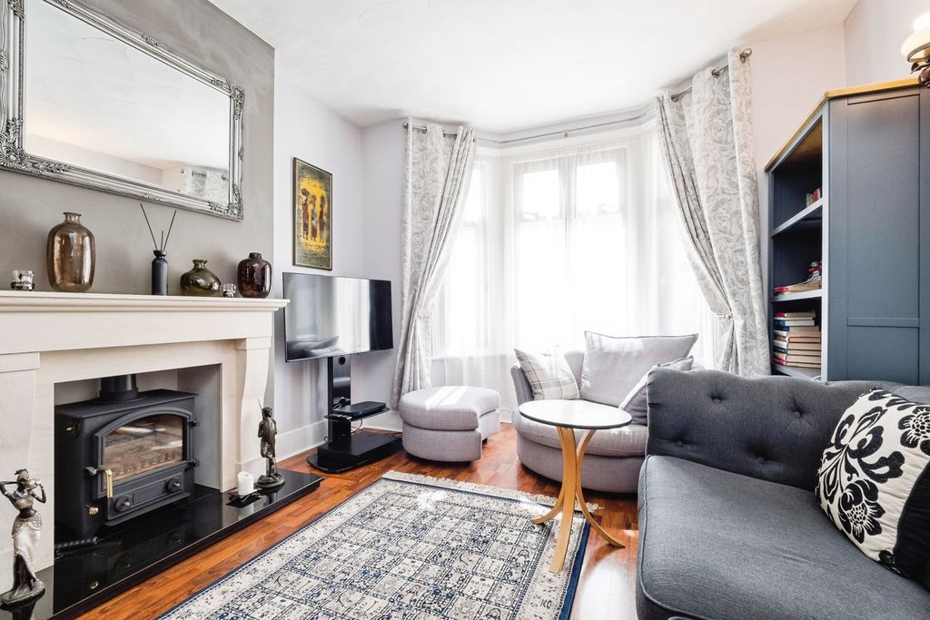 Property photo 3 of 24 Pbox-Img.Jpg