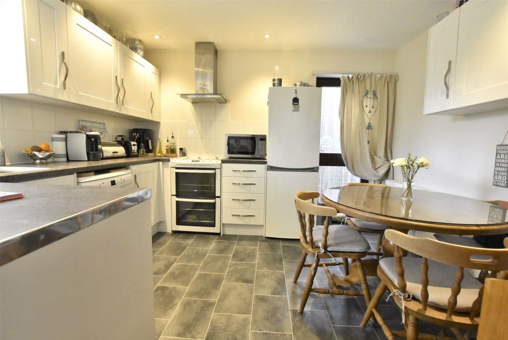 Property photo 2 of 10 Picture No. 13